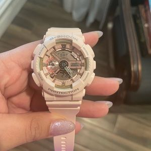 Women’s G shock watch NWT